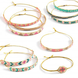 Armbänder weben: Kleine Perlen